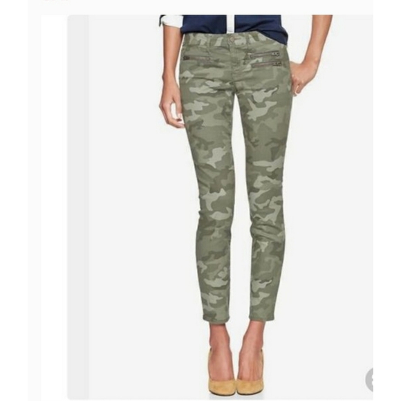 Gap Camo Capris - Picture 6 of 6